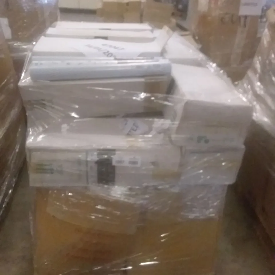 PALLET OF ASSORTED WALLPAPER 