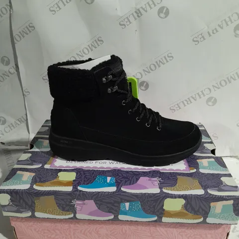 SKECHERS LACE-UP BOOT GLACIAL ULTRA-WOODLANDS BLACK BLACK SIZE 6