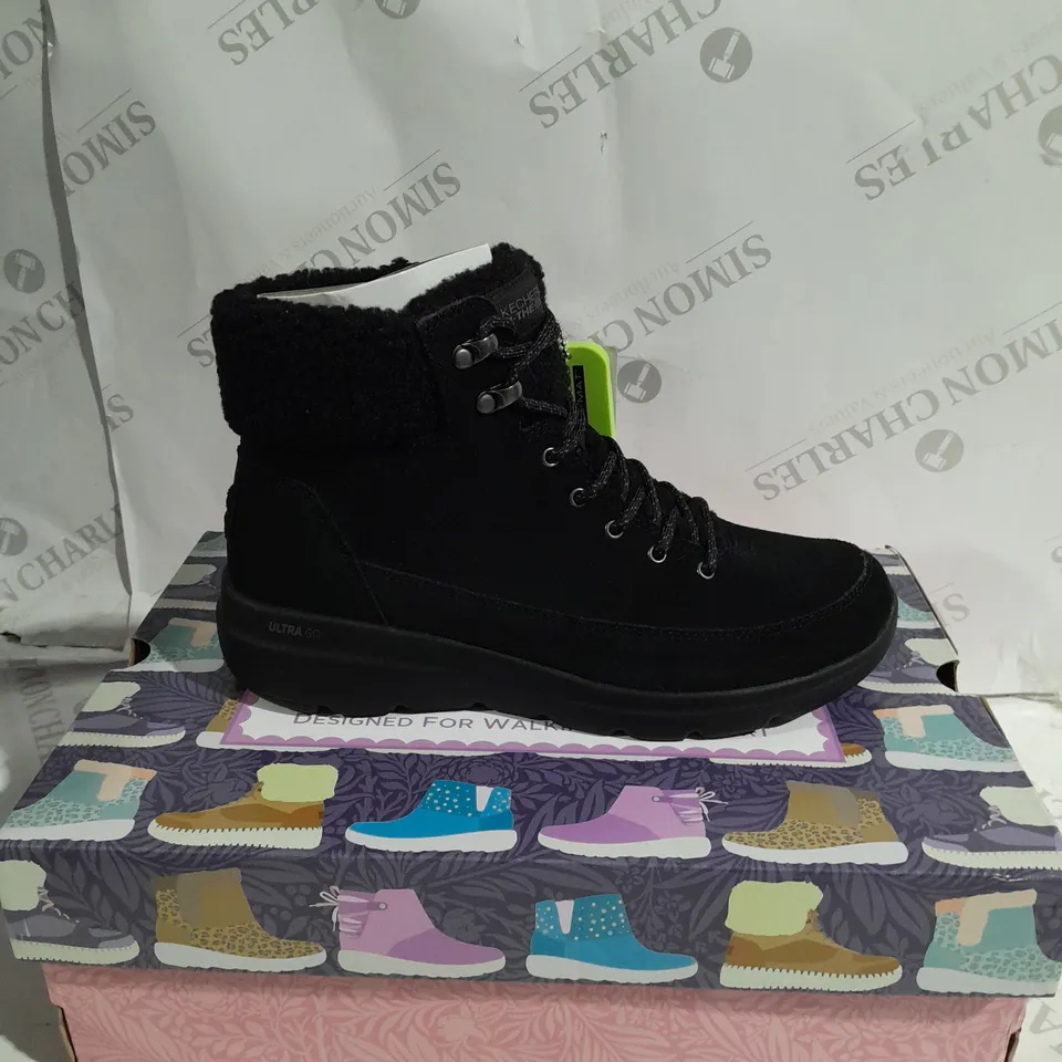 SKECHERS LACE-UP BOOT GLACIAL ULTRA-WOODLANDS BLACK BLACK SIZE 6