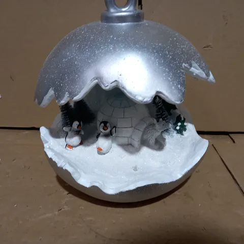 CHRISTMAS DETAILED BAUBLE DECORATION