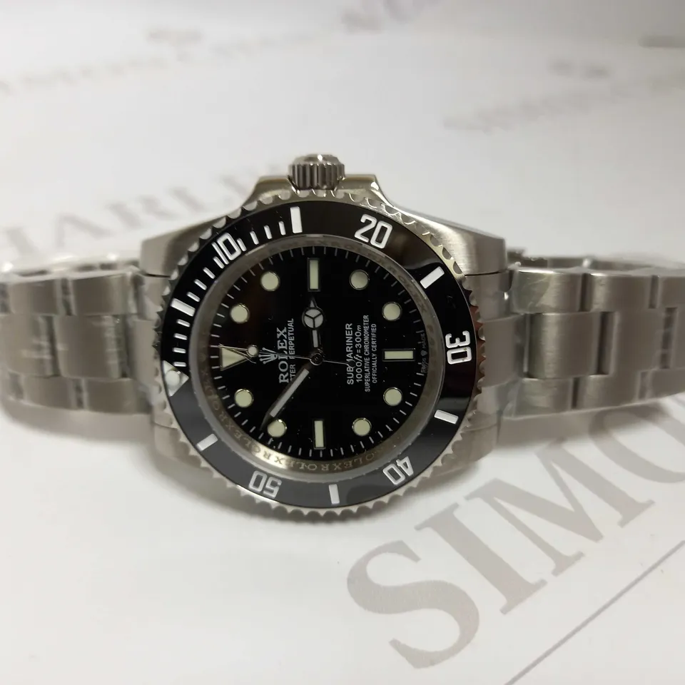 DESIGNER STYLE NOVELTY WATCH