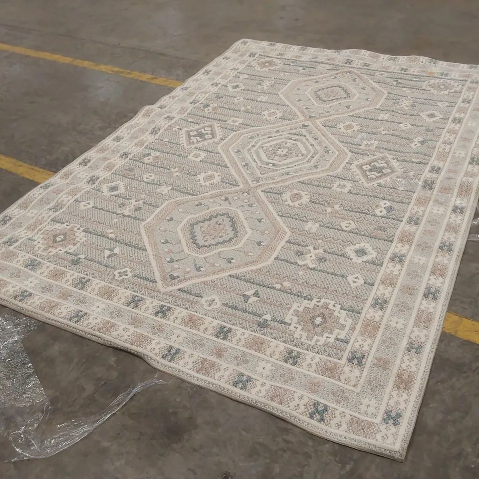 QUALITY DESIGNER AREA RUG - APPROXIMATELY 285 x 192cm