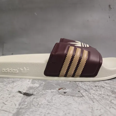 BOXED PAIR OF ADIDAS ADILETTE SLIDERS IN CREAM/BROWN SIZE UK 9