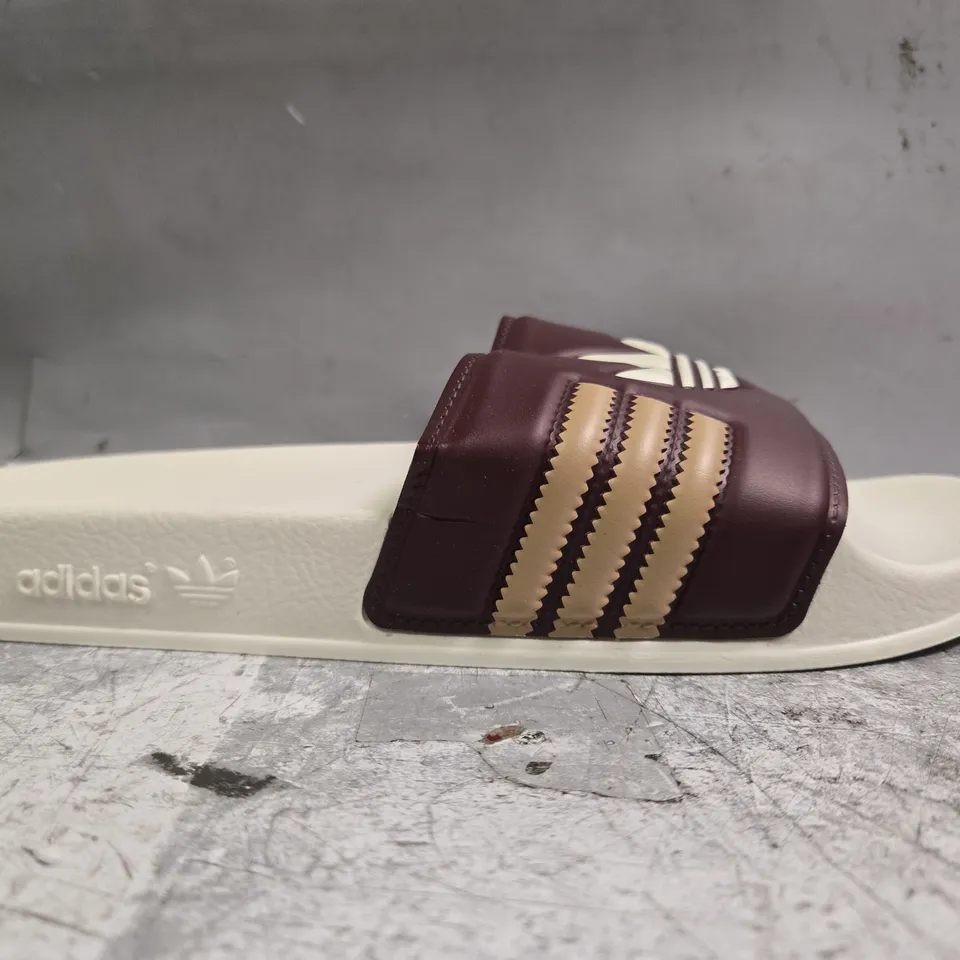 BOXED PAIR OF ADIDAS ADILETTE SLIDERS IN CREAM/BROWN SIZE UK 9