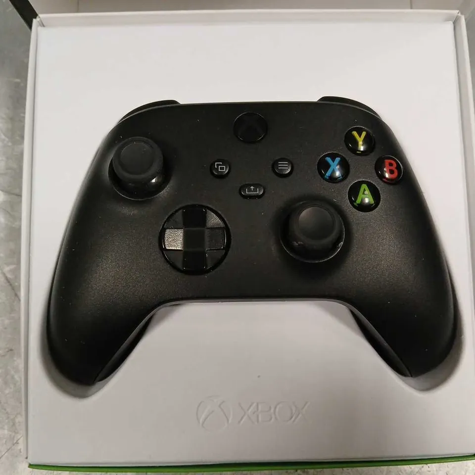 BOXED XBOX WIRELESS CONTROLLER