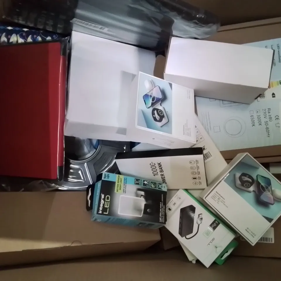 BOX CONTAINING LARGE AMOUNT OF MIXED BOXED ELECTRICAL ITEMS PHONE ACCESSORIES LIGHTING ETC.