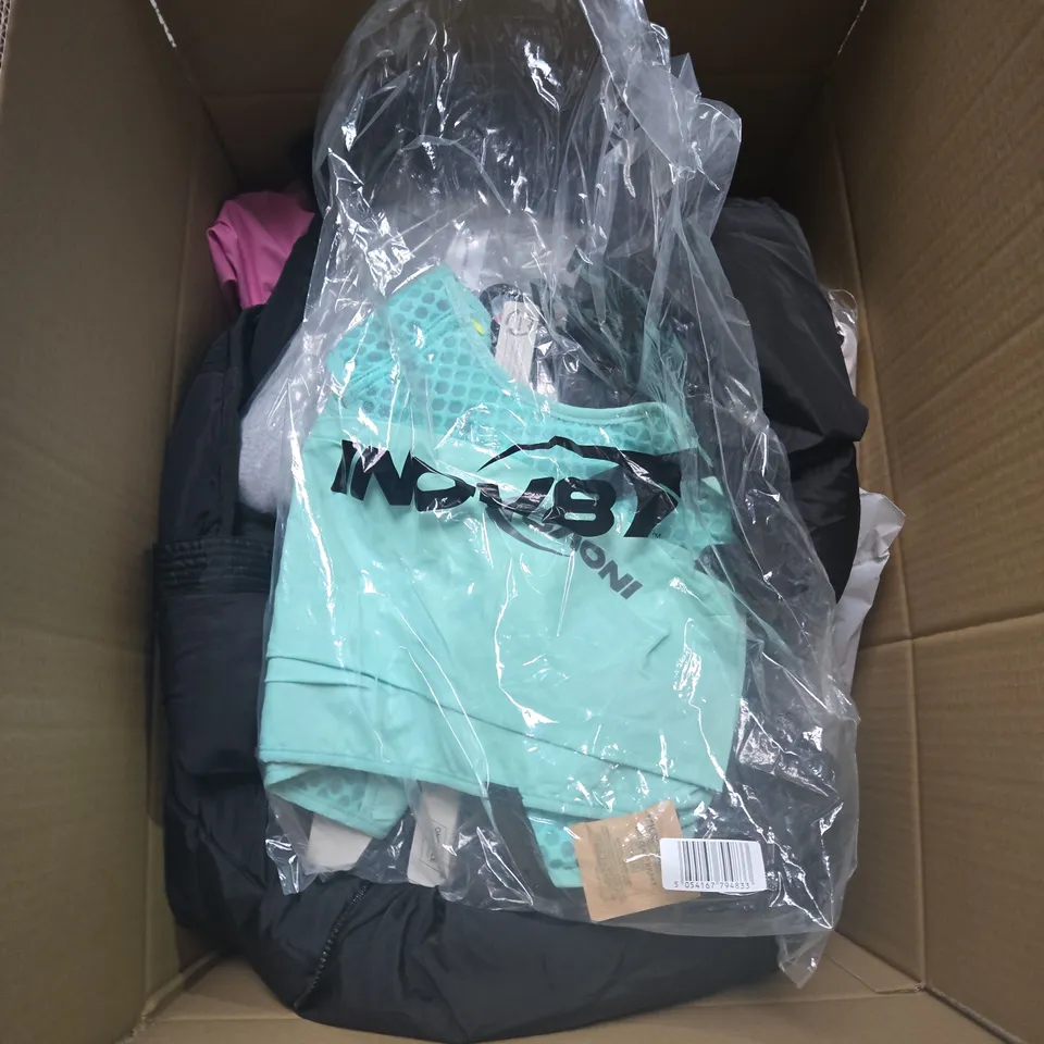 LARGE BOX OF ASSORTED CLOTHING ITEMS IN VARIOUS SIZES, STYLES AND COLOUR 