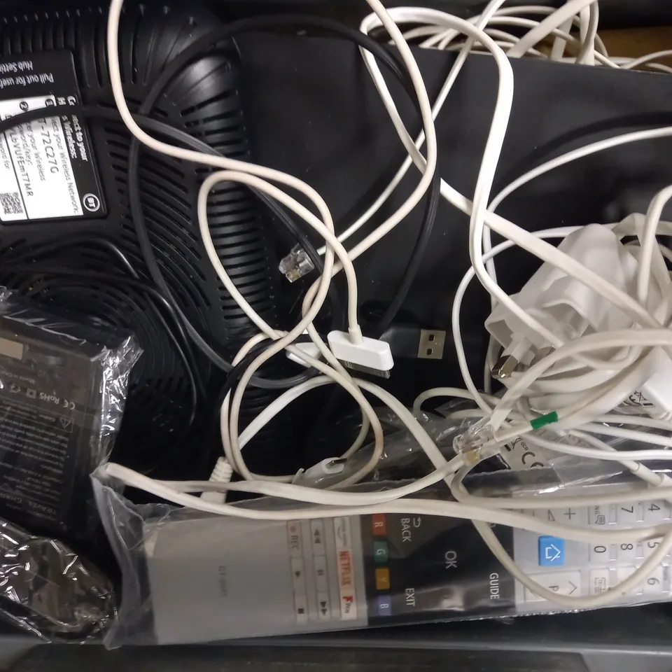 LOT OF APPROXIMATELY 10 ASSORTED ELECTRICAL ITEMS, TO INCLUDE ROUTER, ETHERNET ADAPTER, XBOX CONTROLLER CHARGER, ETC