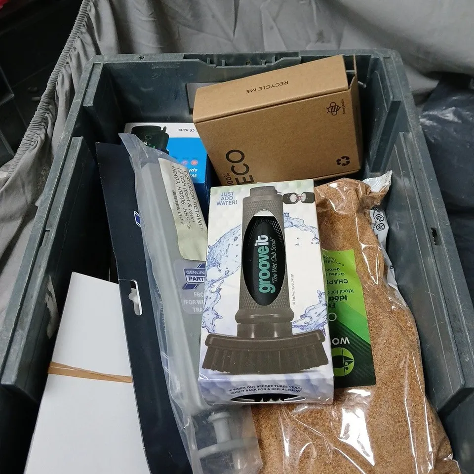 APPROXIMATELY 20 ASSORTED ITEMS TO INCLUDE MILK FROTHER, WOOL, WASTE BAGS, FISHING LINE ETC