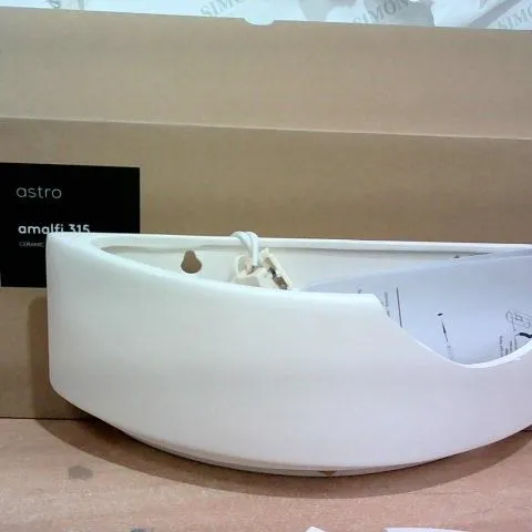 APPROXIMATELY 2 ASSORTED ITEMS INCLUDING ASTRO AMALFI 315 CERAMIC LIGHT FITTING