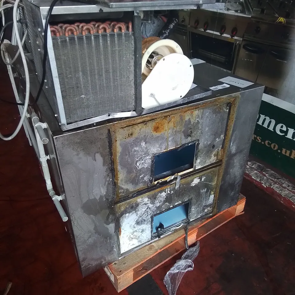 FOLLETT COMPRESSED ICE MAKER MACHINE WITH TWIN COOLERS Model WC712-A ON SINGLE HOPPER STORAGE STAND