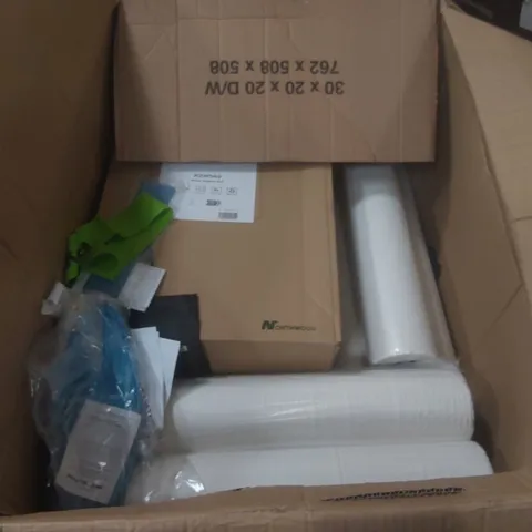BOX CONTAINING A LARGE QUANTITY OF WHITE HYGIENE ROLLS 