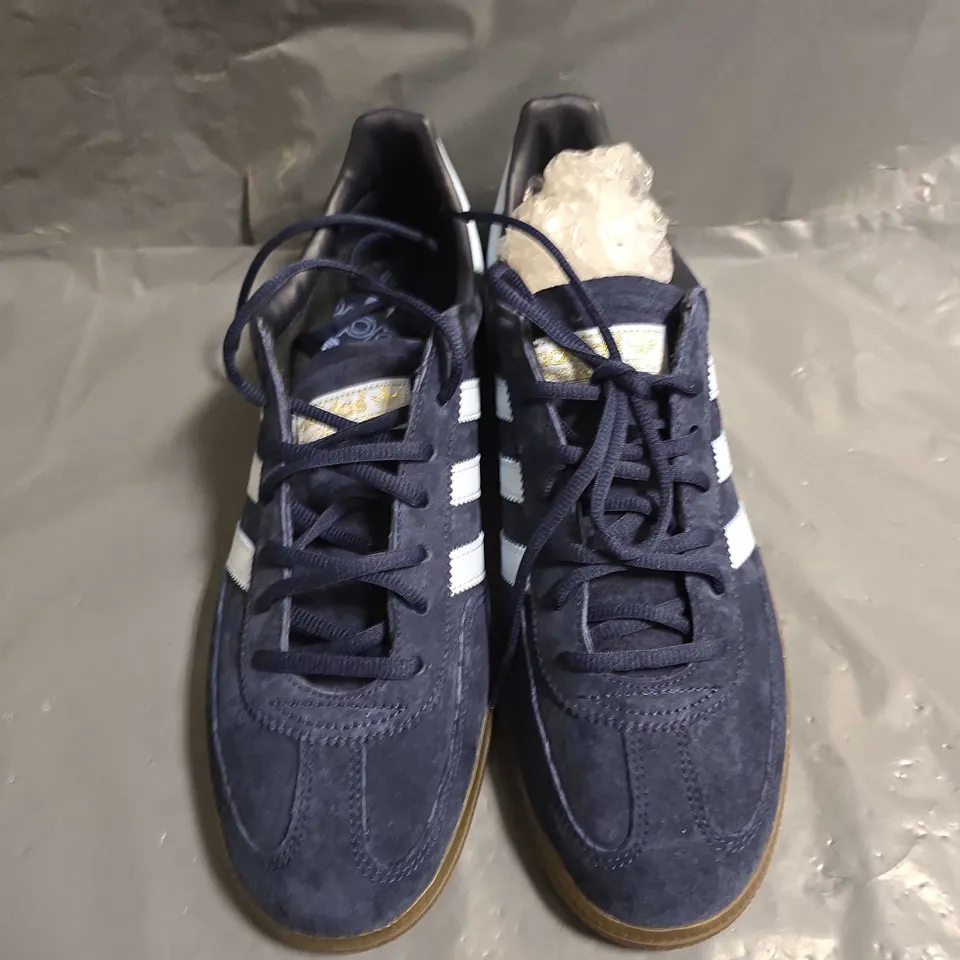 PAIR OF ADIDAS SPEZIAL TRAINERS - UK SIZE 11