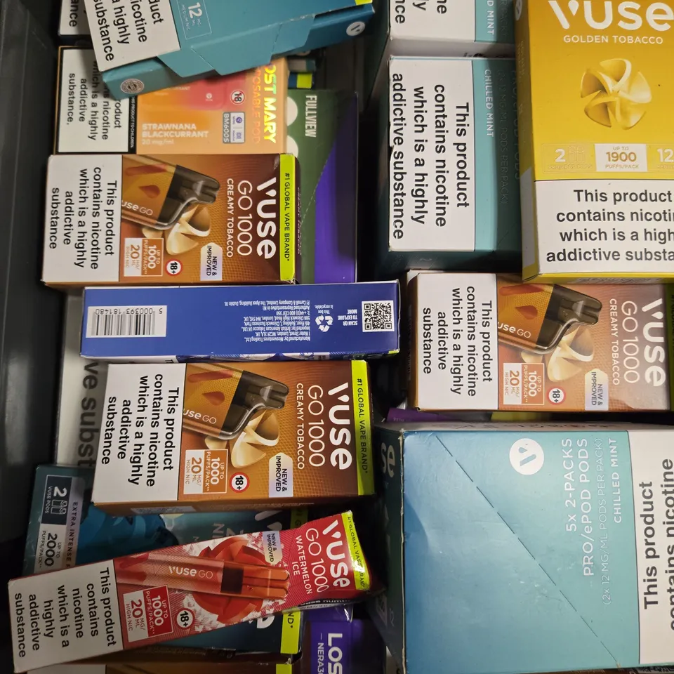 APPROXIMATELY 20 ASSORTED E-CIGARETTE & VAPING ITEMS IN VARIOUS BRANDS 