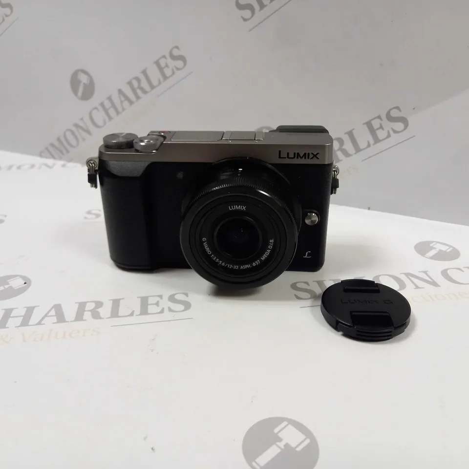 LUMIX PANASONIC DMC-GX80 DIGITAL CAMERA WITH CARRY CASE