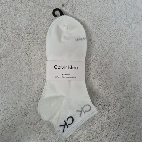 CALVIN KLEIN WOMEN'S QUARTER SOCKS (3 PAIRS) IN WHITE - ONE SIZE
