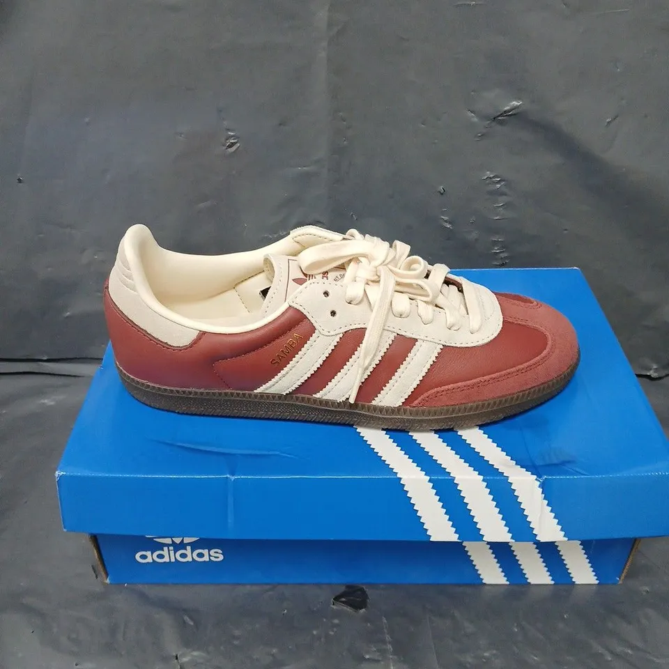 BOXED PAIR OF ADIDAS SAMBA OG TRAINERS - 7