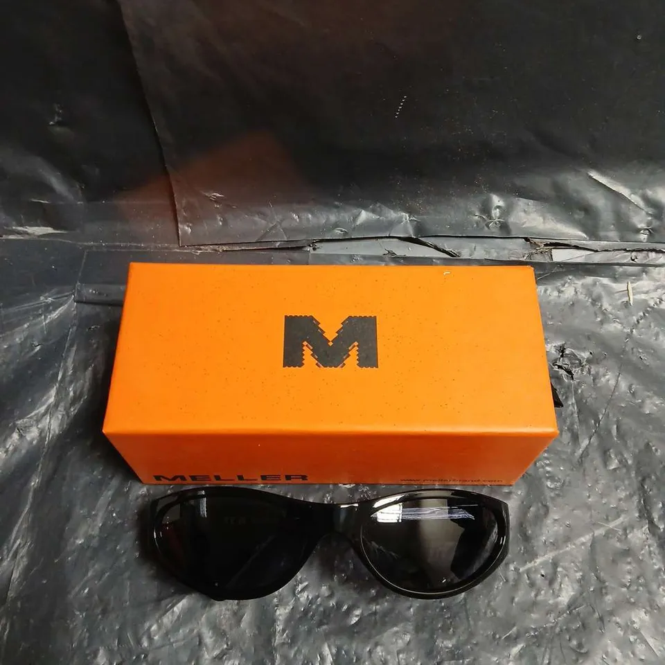 MELLER BLACK SUNGLASSES WITH ORANGE BOX