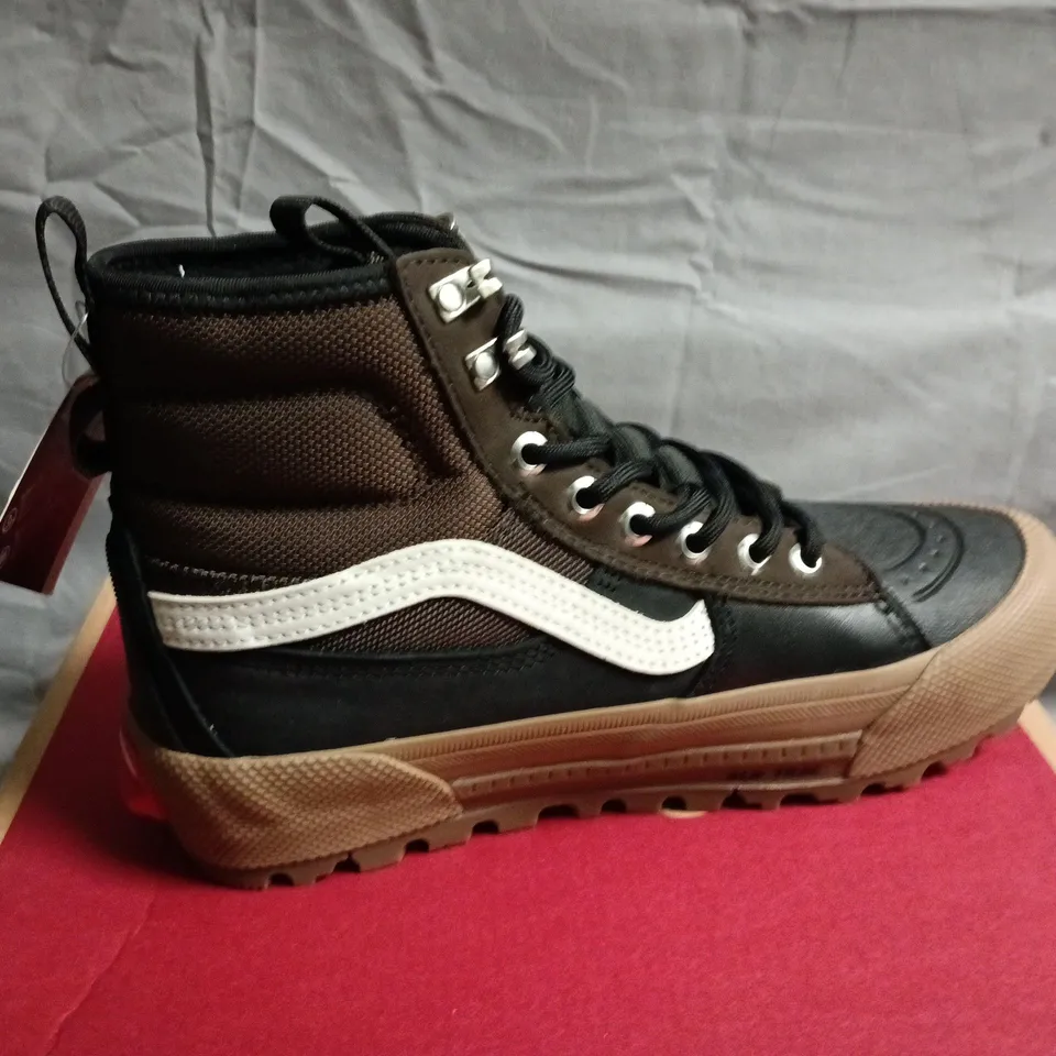 VANS SK8-HI GORE-TEX MTE-3 DEMITASSE/BLACK BOOTS – UK5 (EU38)