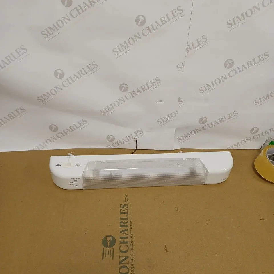 KNIGHTSBRIDGE 230V IP20 6W LED SHAVER LIGHT