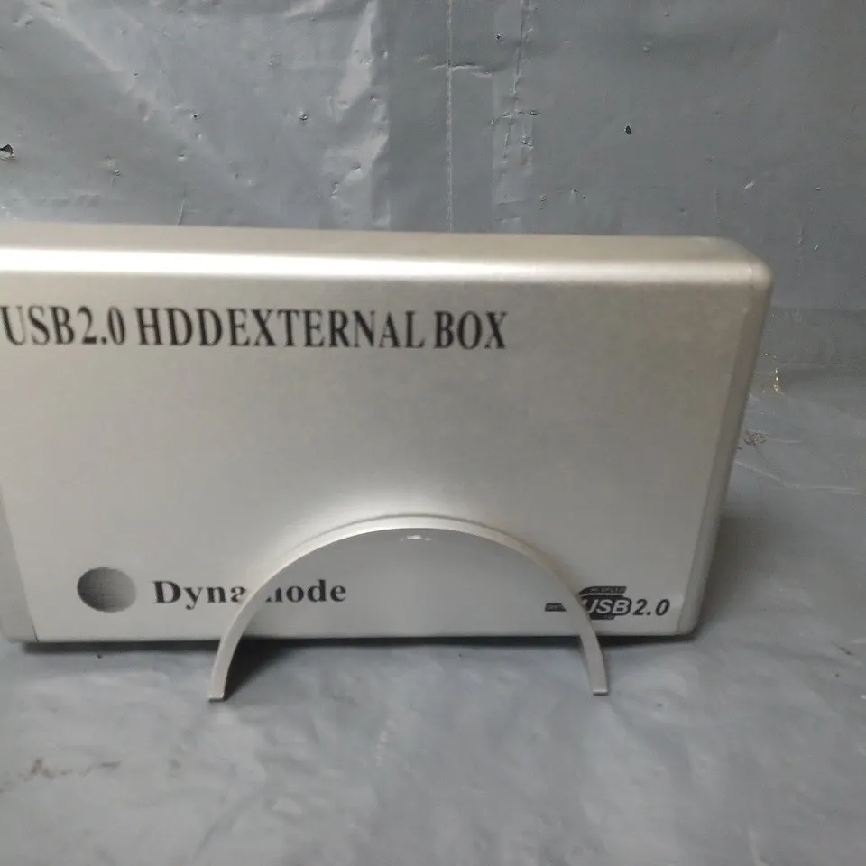 APPROXIMATELY 10 DYNAMODE 3.5" HDD CADDIES