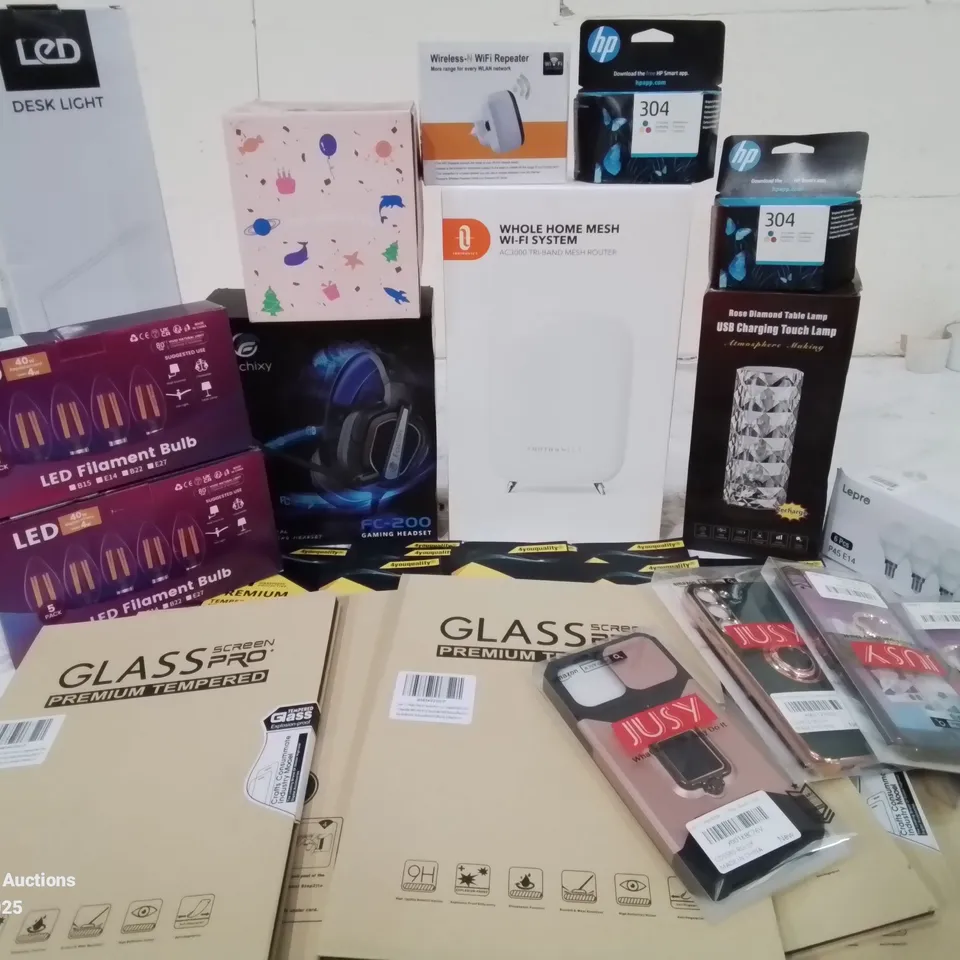 BOX CONTAINING LARGE AMOUNT OF BOXED ELECTRICAL ITEMS TO INCLUDE: MESH WIFI ROUTER, VARIOUS LIGHT BULBS, PHONE CASES, SCREEN PROTECTION COVERS, HEADPHONES ETC.