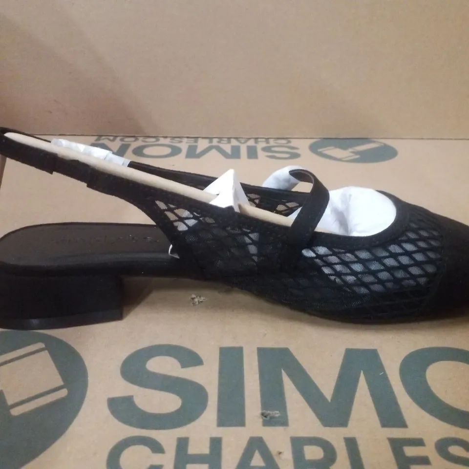 BOX CONTAINING APPROXIMATELY 9 PAIRS OF BRAND NEW SIMPLY BE BLACK JUPITER WIDE MESH SLINGBACK FLATS - SIZE 7