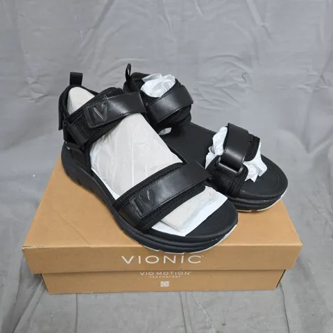 BOXED VIONIC WALK MAX SANDALS IN BLACK - 6.5