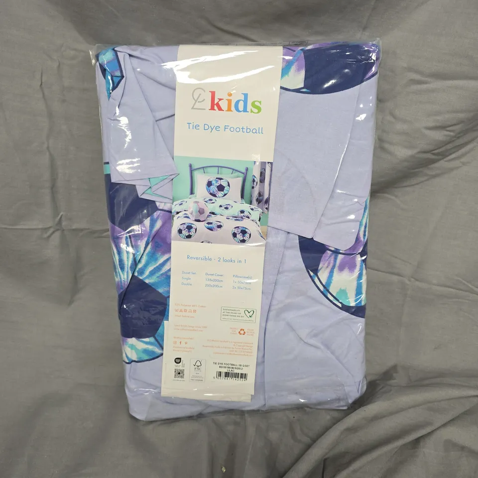 KIDS TIE-DYE FOOTBALL DUVET SET – REVERSIBLE, 2 LOOKS IN 1