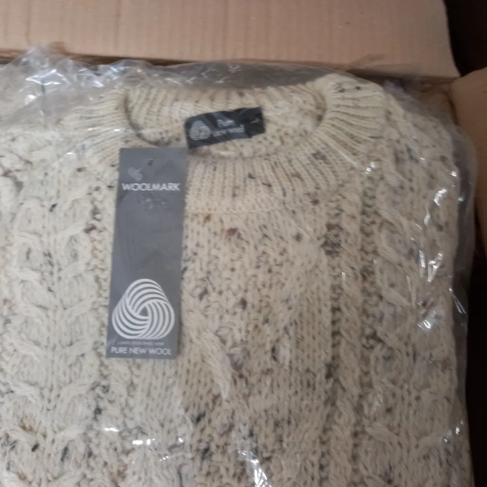 LOT OF APPROXIMATELY 10 AS NEW PURE NEW WOOL JUMPERS - ALL M