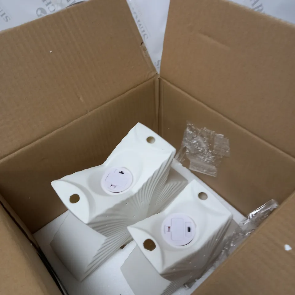BOXED K BY KELLY HOPPEN SET OF LARGE PORCELAIN LIGHT UP WHITE STARS