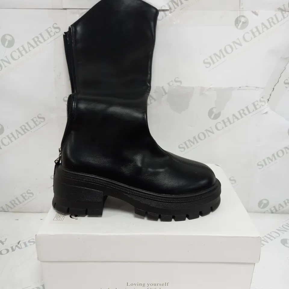 BOXED PAIR OF HEARCHOA PLATFORM HIGH BOOTS IN BLACK - EU 35