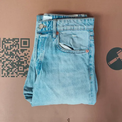 ZARA JEANS IN BLUE SIZE EU 38