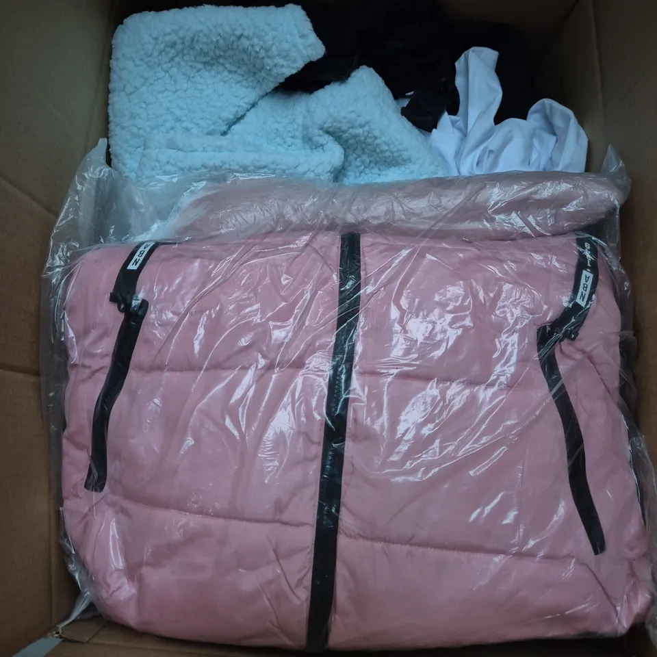 APPROXIMATELY 25 ASSORTED CLOTHING AND FASHION PRODUCTS IN VARIOUS STYLES AND SIZES - COLLECTION ONLY