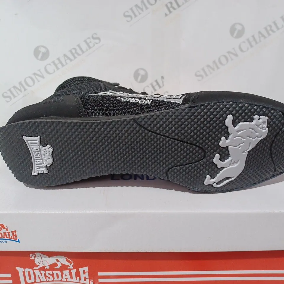 BOXED LONSDALE CONTENDER LOW SHOES - SIZE 9