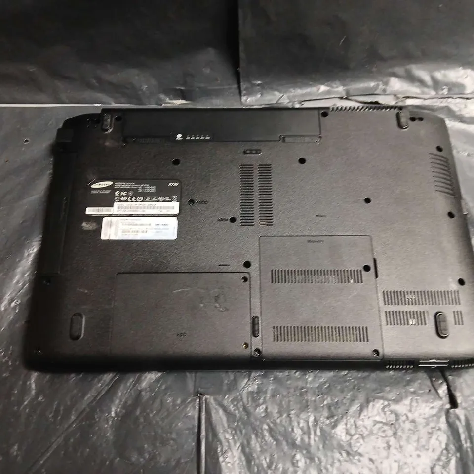SAMSUNG LAPTOP – MODEL NP-R730