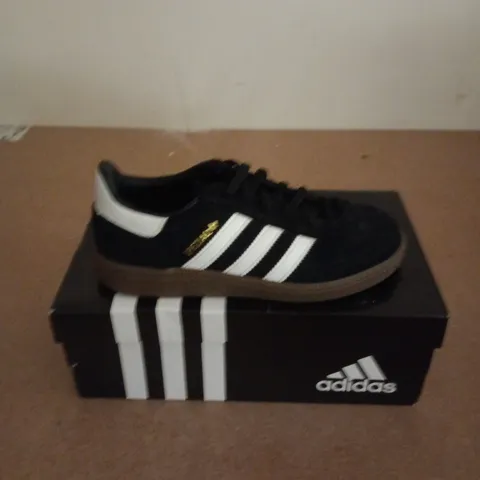 BOXED PAIR OF ADIDAS SPEZIAL KIDS TRAINERS IN BLACK - UK 1