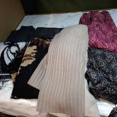 BAG OF APPROX 10 ASSORTED CLOTHING ITEMS TO INCLUDE - MAISON DE NIMES - EMELIA