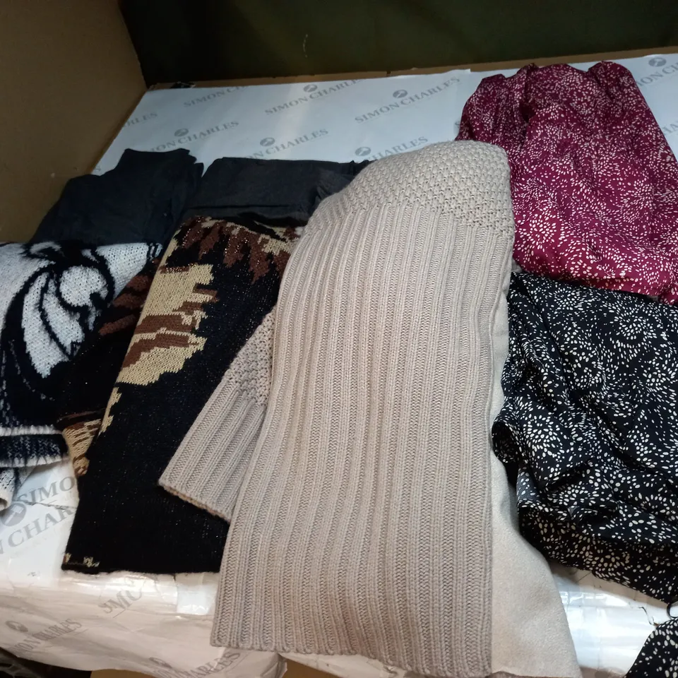 BAG OF APPROX 10 ASSORTED CLOTHING ITEMS TO INCLUDE - MAISON DE NIMES - EMELIA