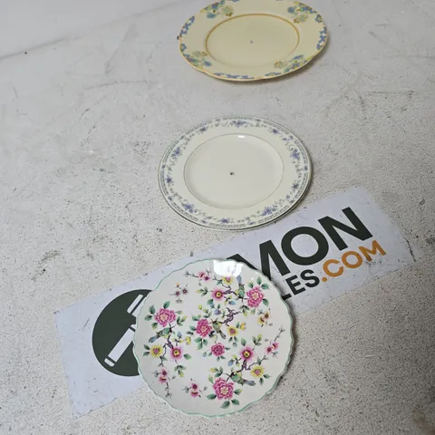 SET OF 3 BONE CHINA PLATES – CHINESE ROSE PATTERN, MADE IN ENGLAND
