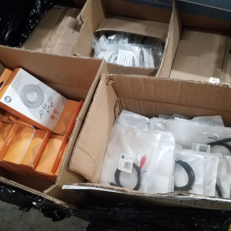 PALLET CONTAINING ASSORTED ELECTRICAL PRODUCTS INCLUDING 32 ELEMENT OUTDOOR TV AERIALS, TV AERIAL EXTENSION KITS & 1.5M JACK 3.5MM TO DOUBLE PHONO CABLE