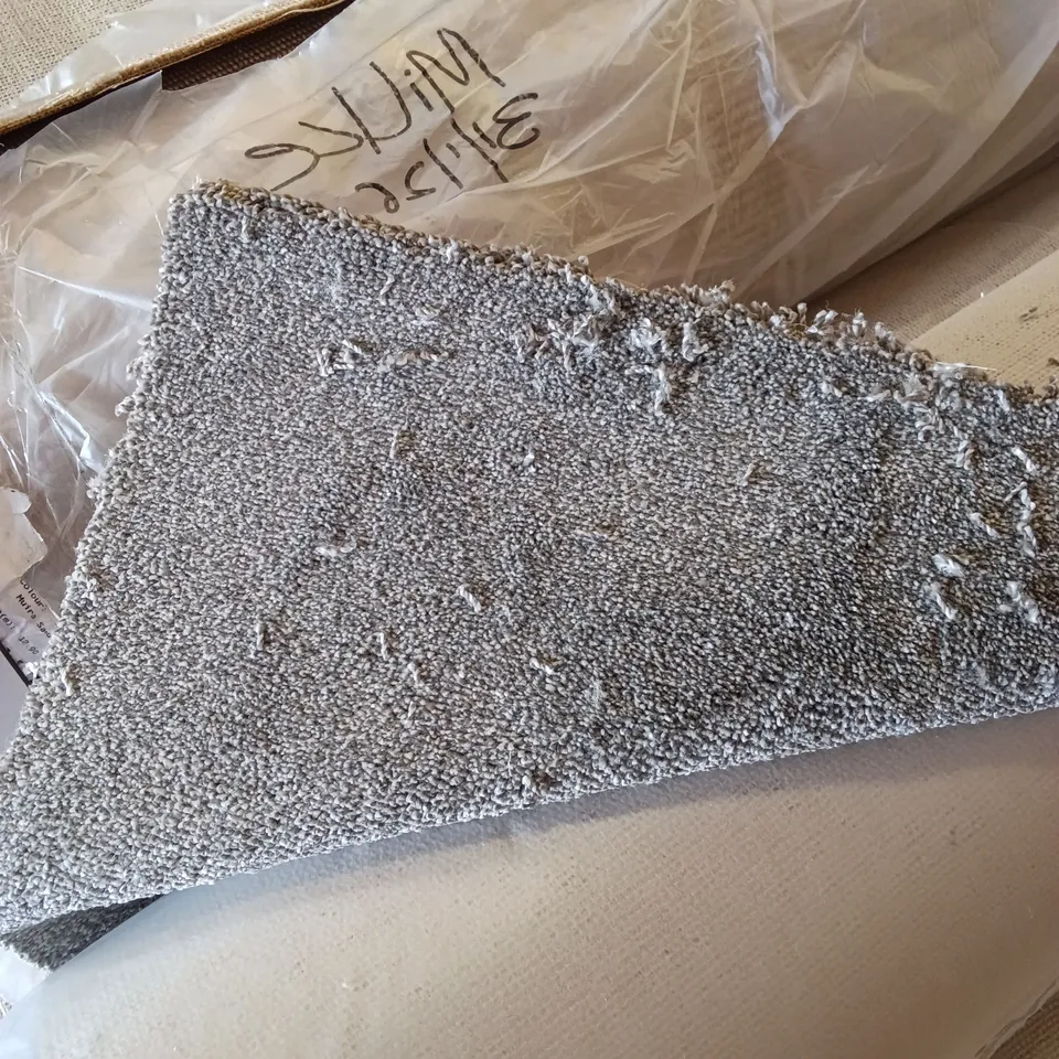 ROLL OF QUALITY PIONEER PRIDE CARPET // APPROX SIZE: 5.20 X 4.00M