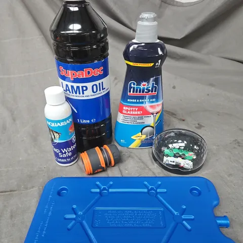 APPROXIMATELY 15 ASSORTED HOUSEHOLD ITEMS TO INCLUDE LAMP OIL, HOSE ATTACHMENT, ICE PACK ETC