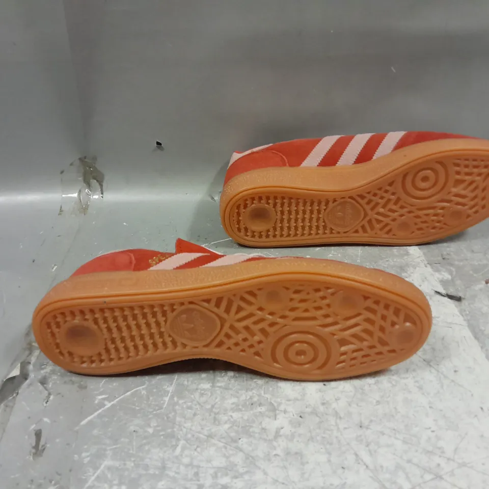 UNBOXED PAIR OF ADIDAS HANDBALL SPEZIAL RED/PINK UK 8 