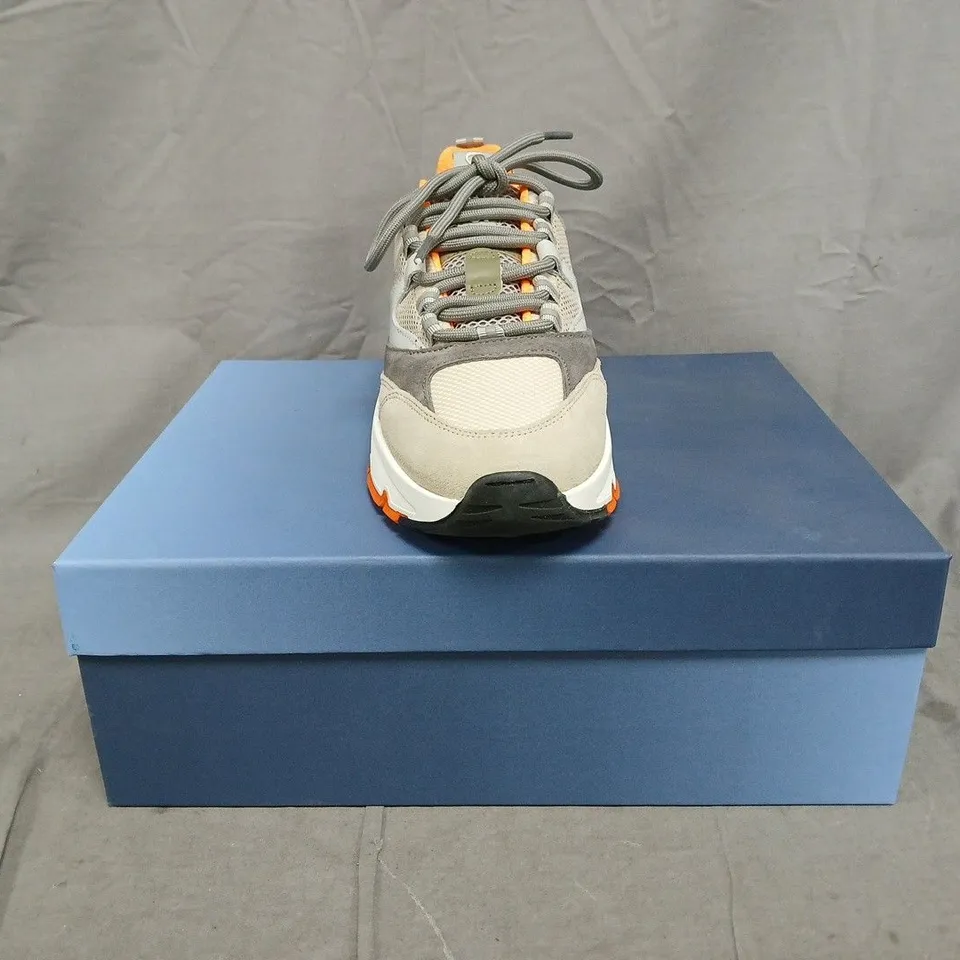 BOXED PAIR OF CLEENS AERO RUNNER TRAINERS IN DESERT SIZE UK 7.5