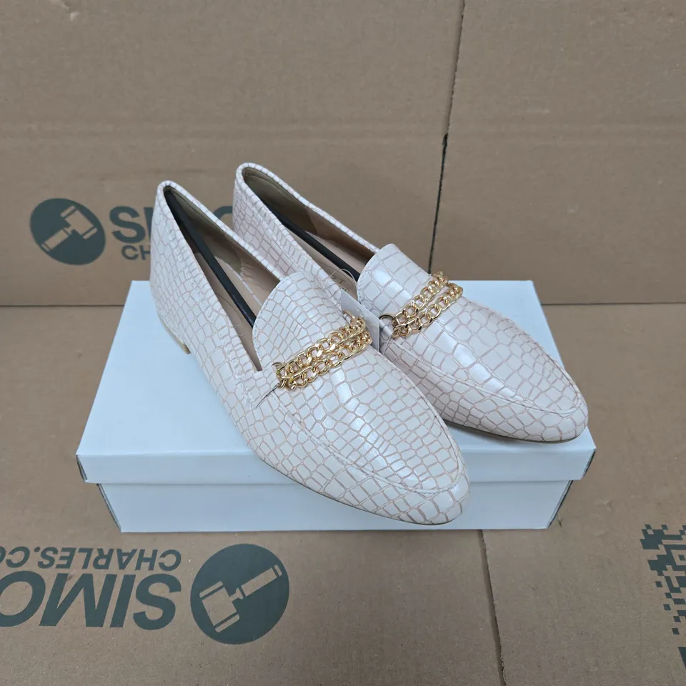 SPOT ON LADIES' WIDE FIT CROC-EMBOSSED CHAIN DETAIL LOAFERS - NUDE, UK 5