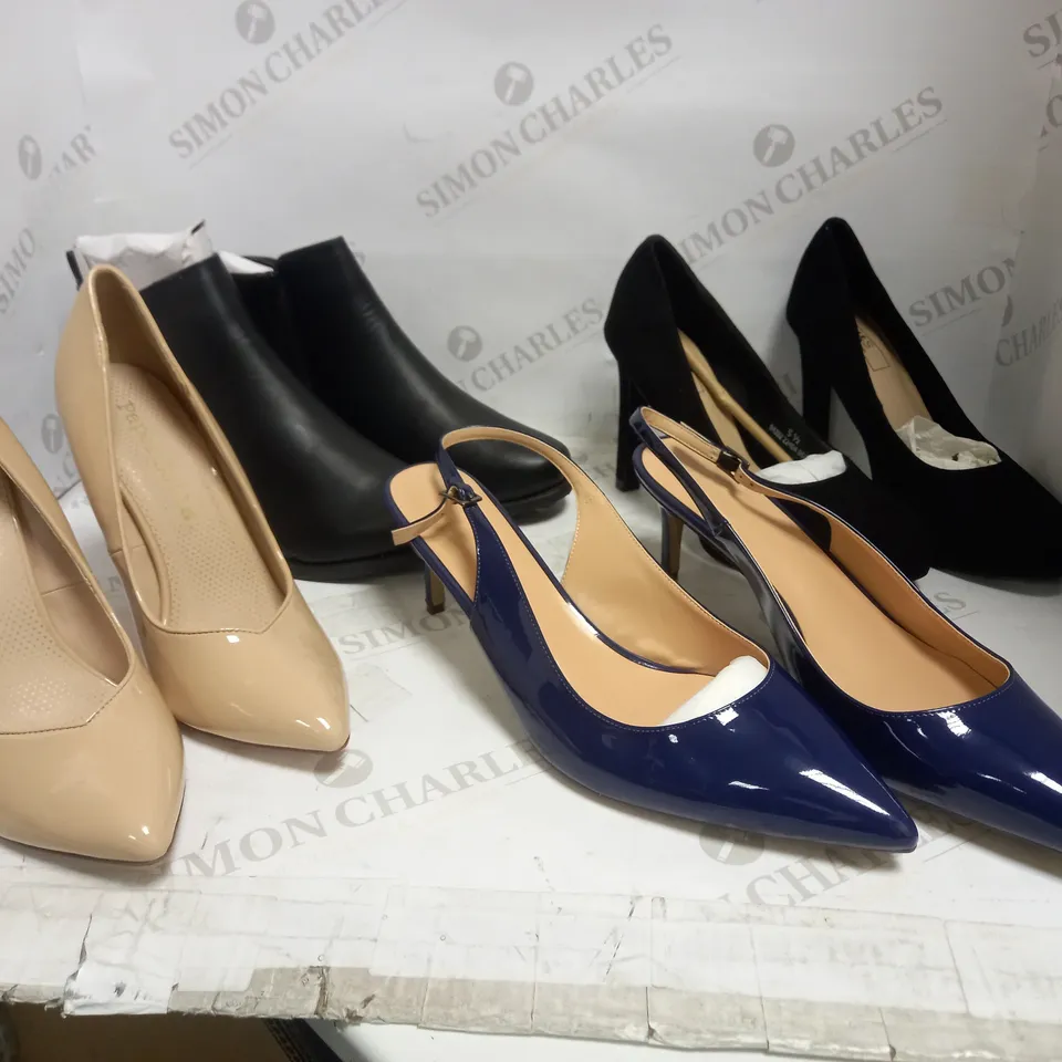 ASSORTED WOMENS SHOES APPROX,. 4 PAIRS 
