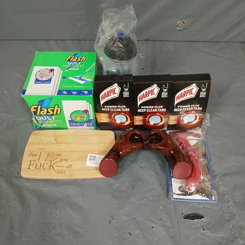 APPROXIMATELY 10 HOUSEHOLD ITEMS TO INCLUDE FLASH DUST MAGNETS, HARPIC DEEP CLEAN TABS, WIRE STRIPPER, ETC