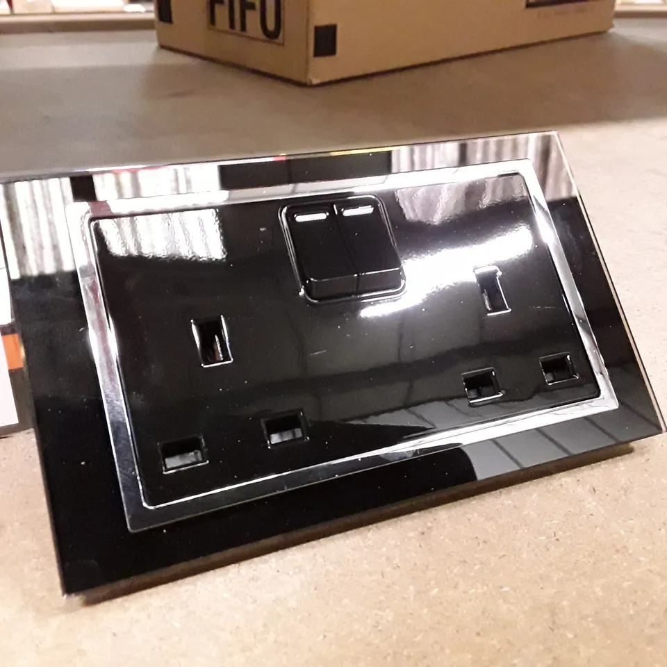 BOXED CRYSTAL CT 13A DP DOUBLE PLUG SOCKET WITH SWITCH BLACK 