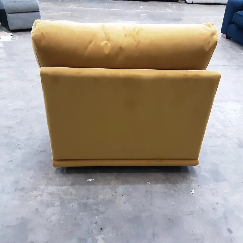 QUALITY BRITISH MANUFACTURED DESIGNER G PLAN FUSION NO ARM UNIT (F) A907 PLUSH TURMERIC A907
